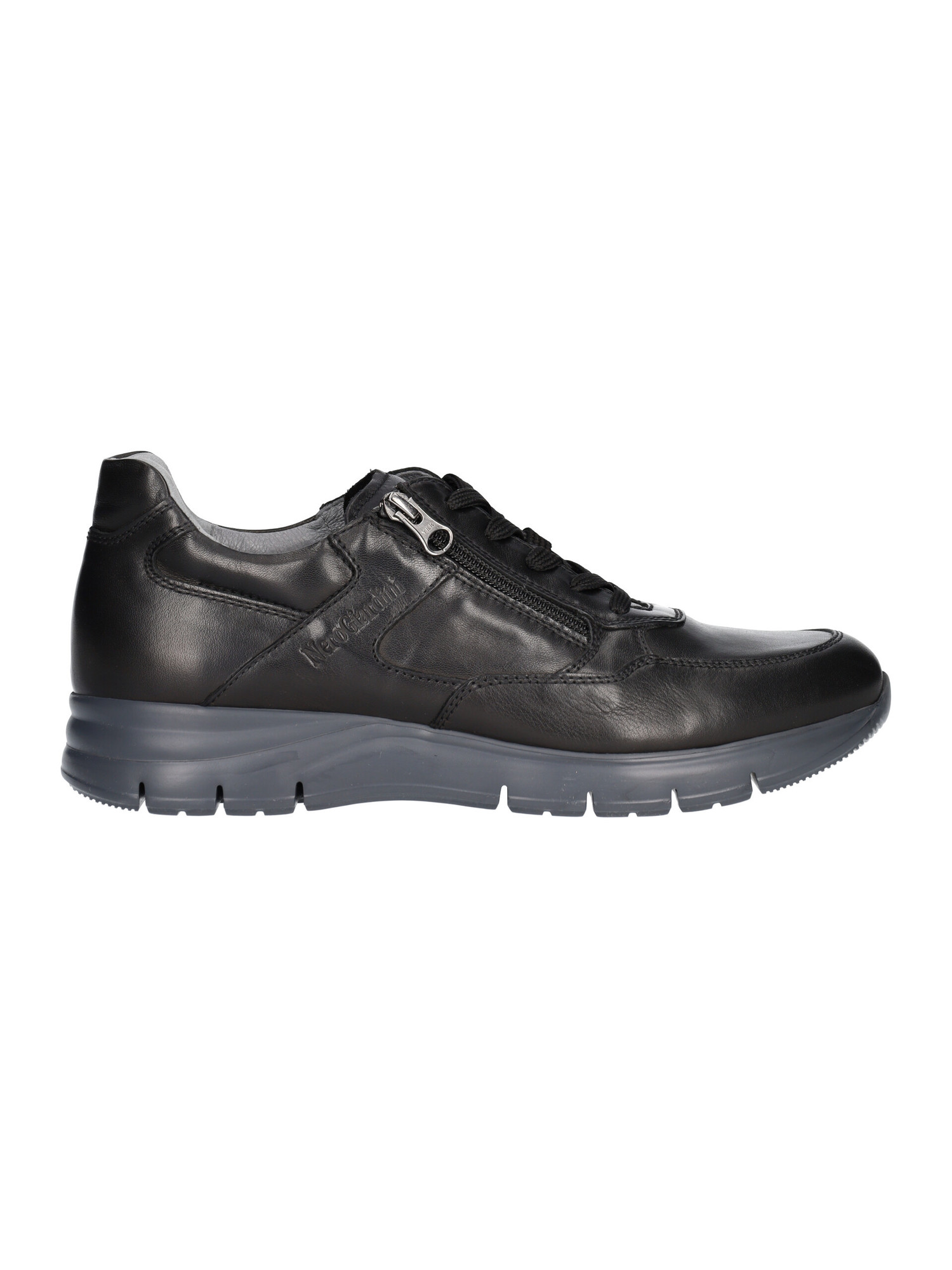 scarpa-nero-giardini-da-uomo-nera-e5bb02